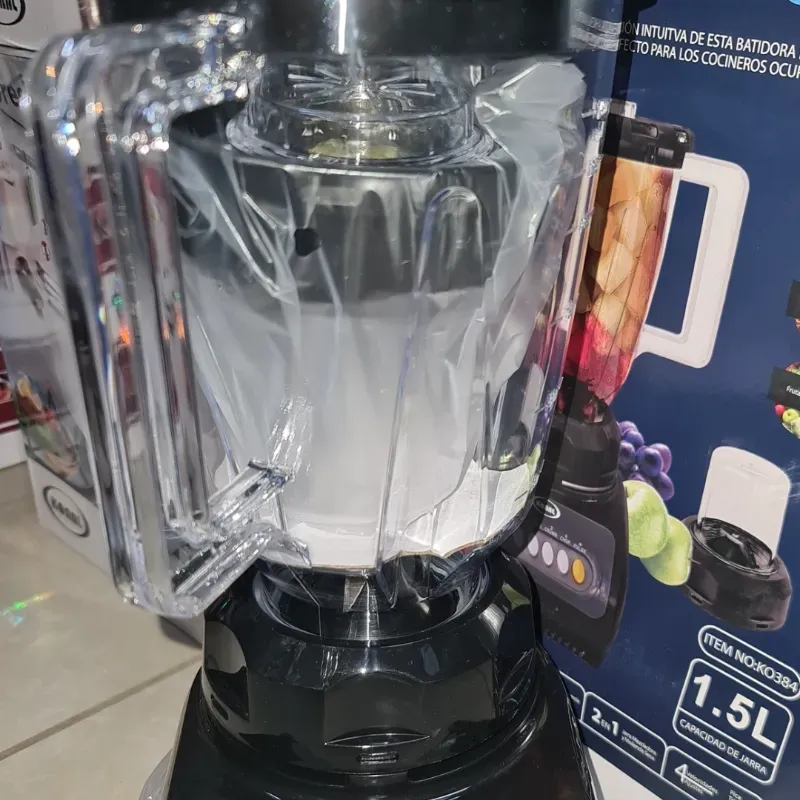 Batidora aditamentos plasticos y su trituradora