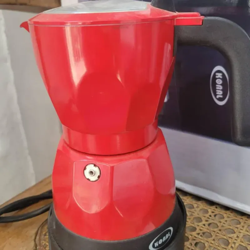 Cafetera de 3 y 6 tasas