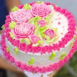 Cake de merengue / relleno de nata / agregos al gusto