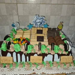 Cake de merengue / relleno de nata / agregos al gusto