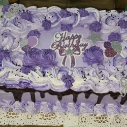 Cake de merengue / relleno de nata / agregos al gusto