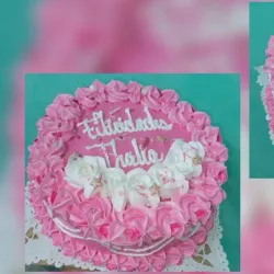 Cake de merengue / relleno de nata / agregos al gusto