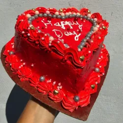 Cake de merengue / relleno de nata / agregos al gusto