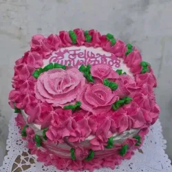 Cake de merengue / relleno de nata / agregos al gusto