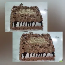 Cake de merengue / relleno de nata / agregos al gusto