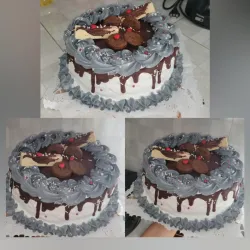 Cake de merengue / relleno de nata / agregos al gusto