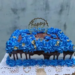 Cake de merengue / relleno de nata / agregos al gusto