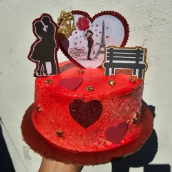 Cake de merengue / relleno de nata / agregos al gusto