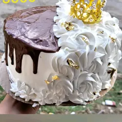 Cake de merengue / relleno de nata / agregos al gusto