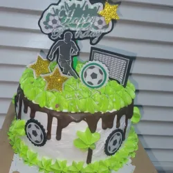 Cake de merengue / relleno de nata / agregos al gusto