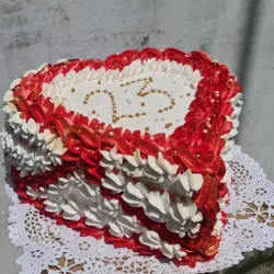 Cake de merengue / relleno de nata / agregos al gusto