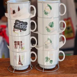 Juego de 4 tasas con soporte