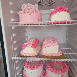Todos los dias nuestra tienda tiene ofertas de cakes disponibles para usted 💖