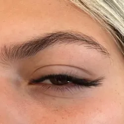 Efecto Delineado (Eyeliner Effect)