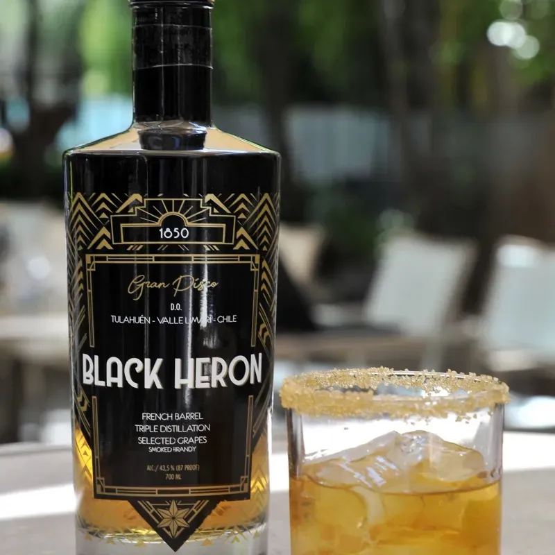 BRANDY AHUMADO BLACK HERON + 2 ENERGIZANTES