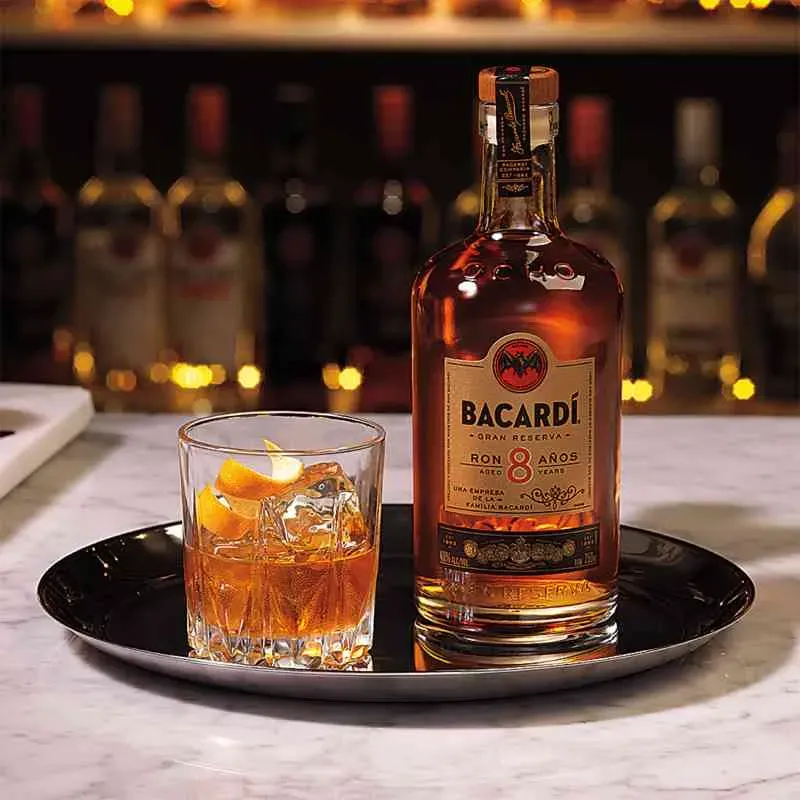RON BACARDÍ 8 AÑOS CON ENERGIZANTES 