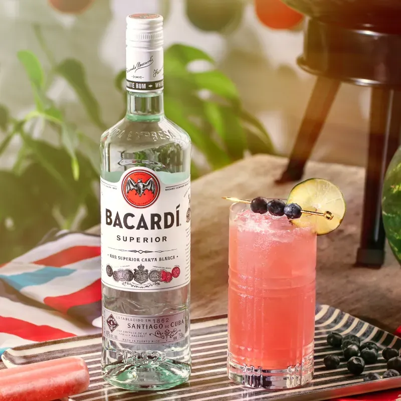 RON BACARDÍ SUPERIOR CON ENERGIZANTES 