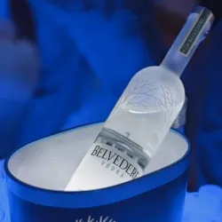 VODKA BELVEDERE 1.75 LITROS + JUGO DE NARANJA