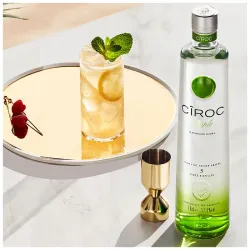 VODKA CIROC MANZANA +1 CAJA JUGO DE NARANJA