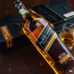 WHISKY JOHNNIE WALKER BLACK LABEL TRIPLE CASK EDITION + ENERGIZANTES 