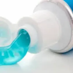 PASTA DENTAL (CLOSE UP)