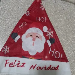 Gorro navideño con lunas doradas 