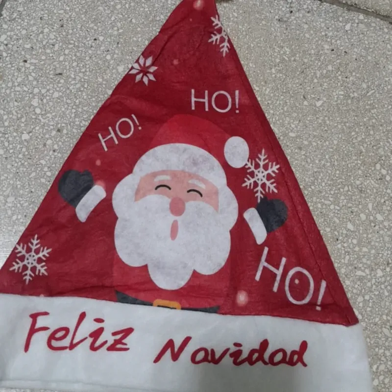 Gorro navideño con lunas doradas