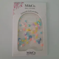Cartón con corazones para decorar material plástico 