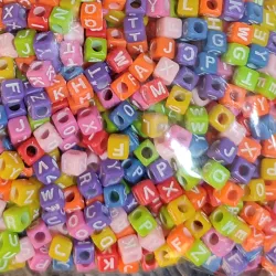 Cuencas letras de colores y  forma cuadrada