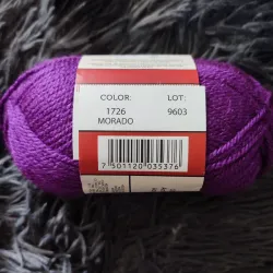 Estambre color morado 