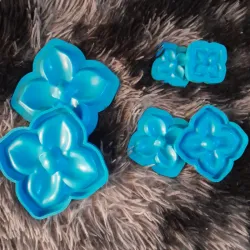 Molde tikas. Flor 4 pétalos  3 tamaños