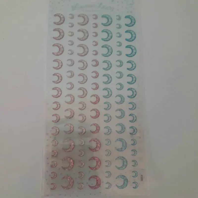 Stickers 2d forma lunas varios tamaños color rosa y azul 
