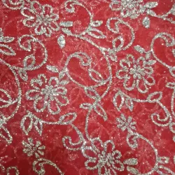 Tela de organza roja adornada flor plateada 