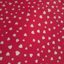 Tela roja corazónes blancos chicos