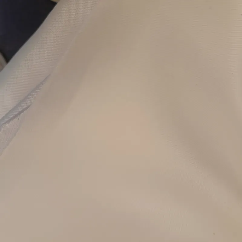 Tela satin rojo y azul
