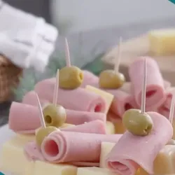 🧀 Salteadito de jamón, queso y aceitunas