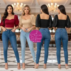 Blusa corta de mangas 