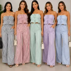 Conjunto de blusa y pantalón