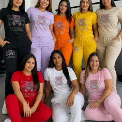 CONJUNTO DE PULOVER Y MOMO