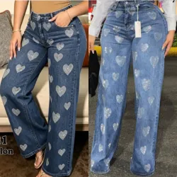 Pantalón de Corte Holgado con Relieve en Corazón de Piedras  