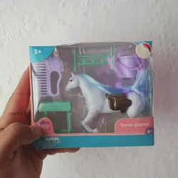 Pony con accesorios