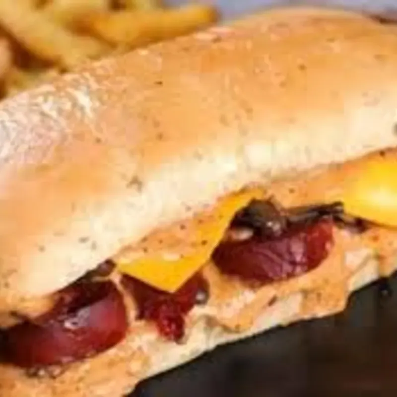 Sandwich de jamon y chorizo