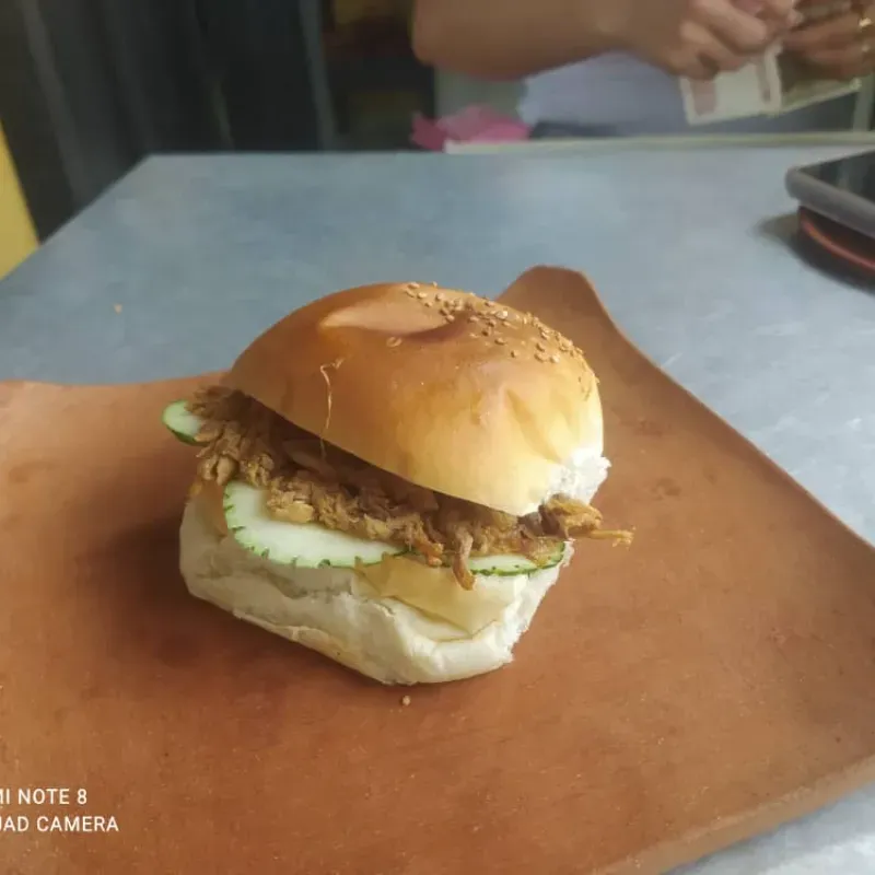 Pan con pollo