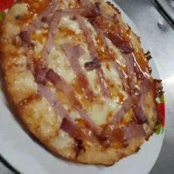 Pizza de lomo ahumado