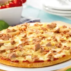 Pizza de atún y queso blanco