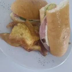 Sandwich jamón y queso blanco 