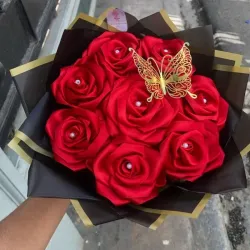 Ramo de 8 Rosas Eternas