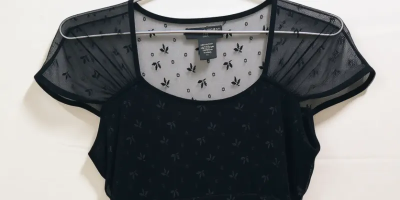 Blusa Negra de Encajes Talla S