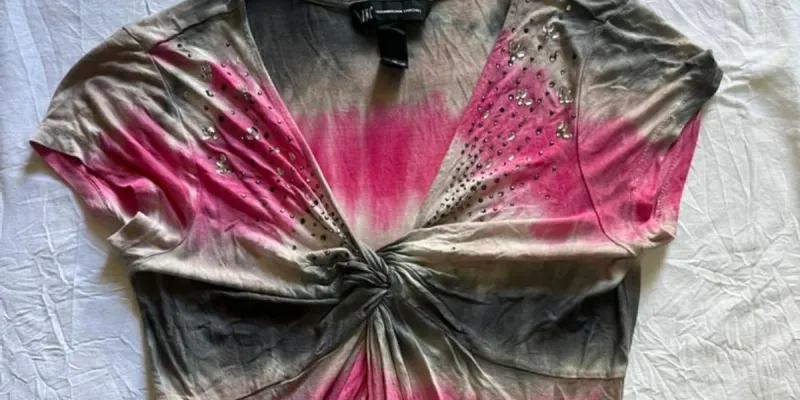 Blusa Rosada y Gris de Perlas Talla M