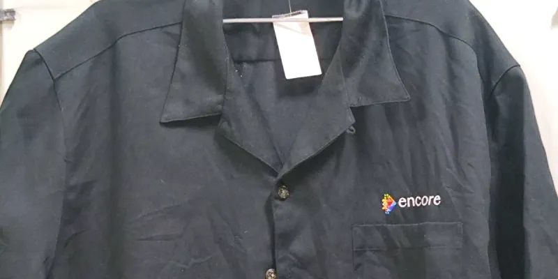 Camisa Negra Nueva (s/t)